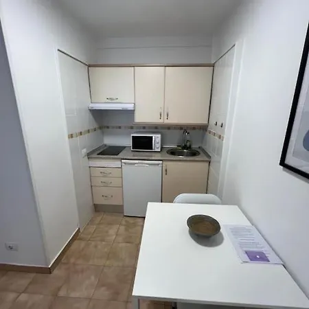 Playa Jardin Bus Terminal Pool Apartment