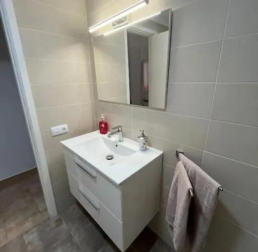 Playa Jardin Bus Terminal Pool *